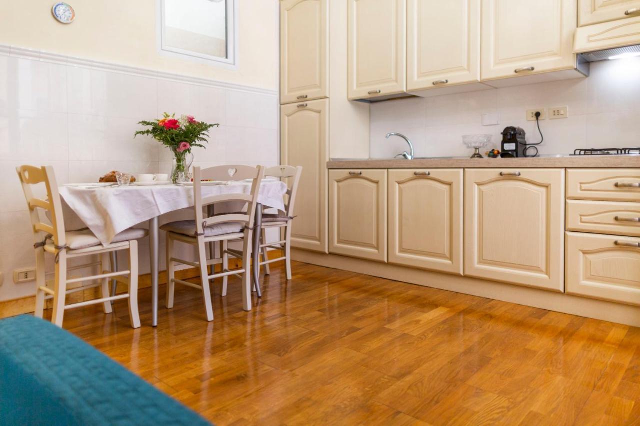 Rome Lucia Apartment ภายนอก รูปภาพ